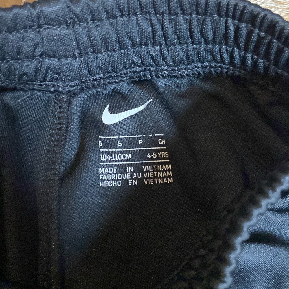Nike Boy Swoosh Athletic Basketball Summer Shorts - Picture 4 of 7